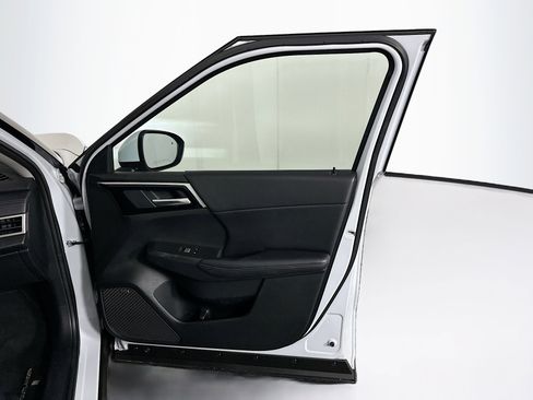 Used 2025 Mitsubishi Outlander SE FWD image 33