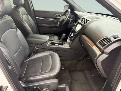 Used 2017 Ford Explorer Limited w/ Equipment Group 301A FWD image 26