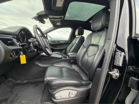 Used 2018 Porsche Macan image 17