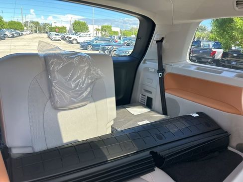 New 2025 Volkswagen ID. Buzz Pro S Plus image 40