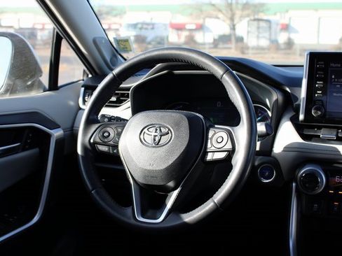 Used 2020 Toyota RAV4 Limited image 22