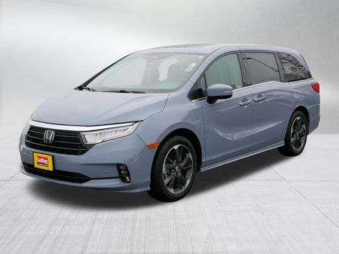 Used 2024 Honda Odyssey Elite image 3