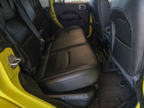 Used 2023 Jeep Wrangler Sahara image 33