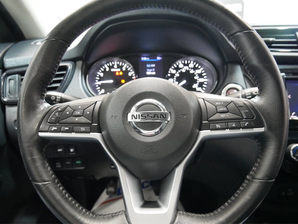 Used 2018 Nissan Rogue SV AWD/4WD image 13