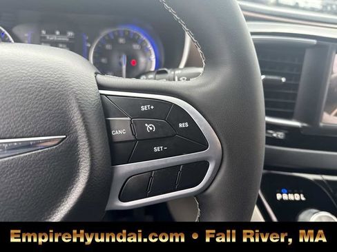 Used 2023 Chrysler Voyager LX image 28