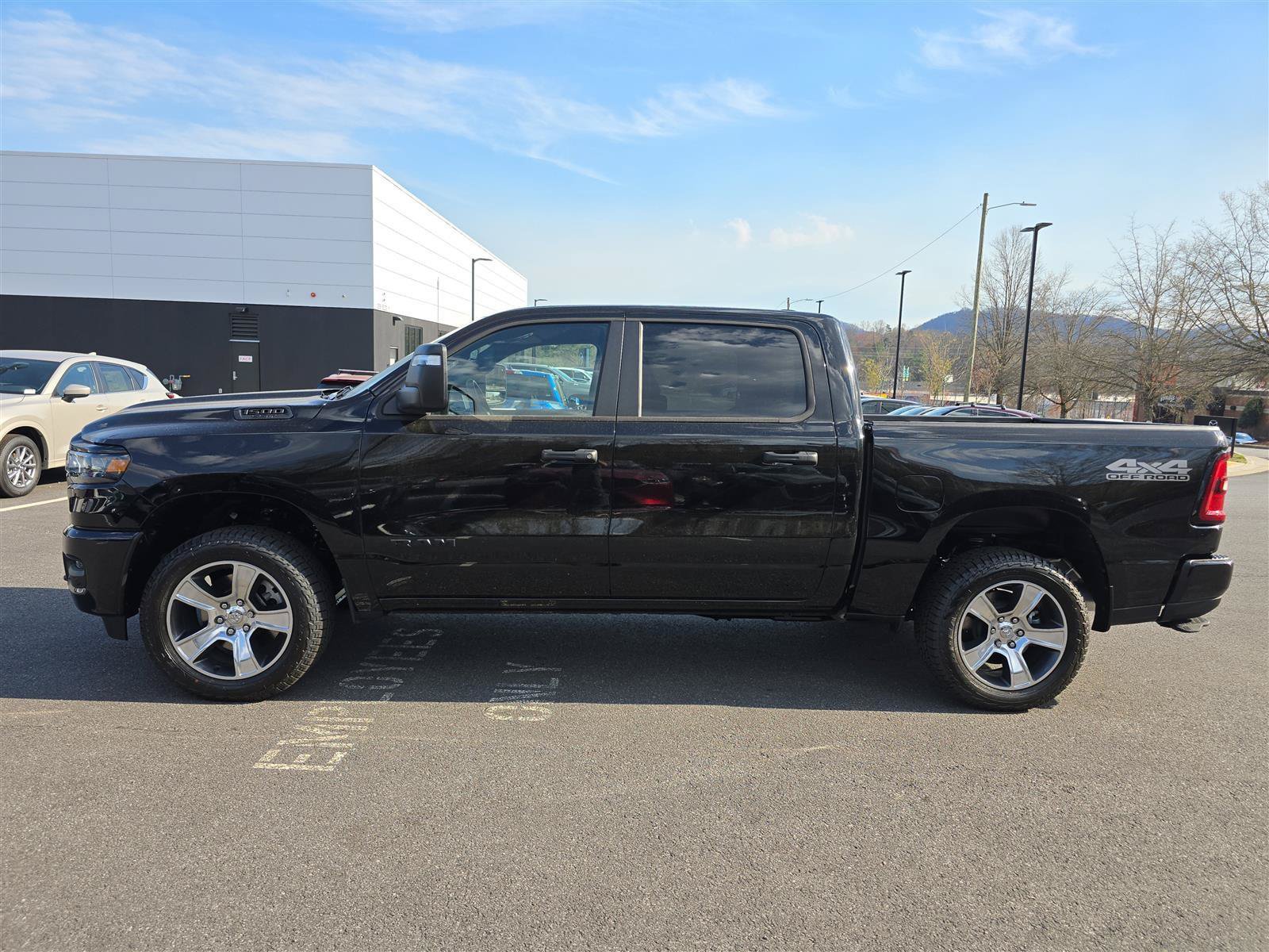 Used 2025 RAM 1500 Tradesman w/ Off Road Group AWD/4WD image 7