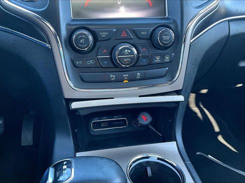Used 2014 Jeep Grand Cherokee Limited image 15