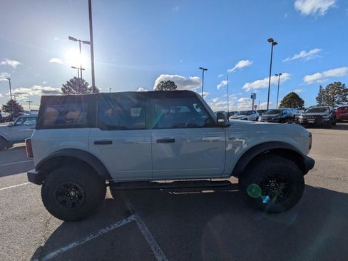 Used 2022 Ford Bronco Wildtrak image 4