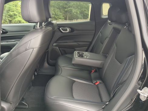 New 2026 Jeep Compass Latitude image 12