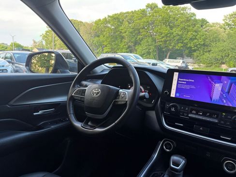 Used 2025 Toyota Grand Highlander FWD image 36