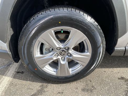 Used 2025 Toyota RAV4 XLE w/ Convenience Package image 14