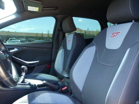 Used 2018 Ford Focus ST FWD image 13
