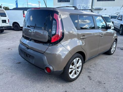 Used 2015 Kia Soul + image 5