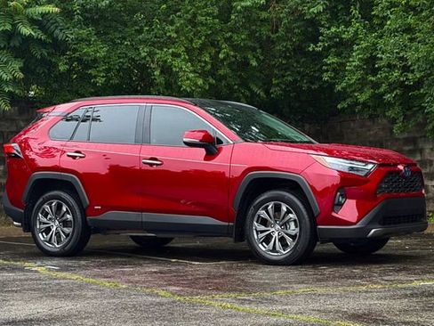 Used 2023 Toyota RAV4 Limited AWD/4WD image 2