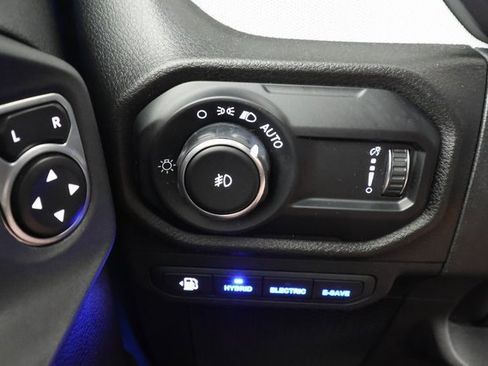 Used 2024 Jeep Wrangler Unlimited image 20