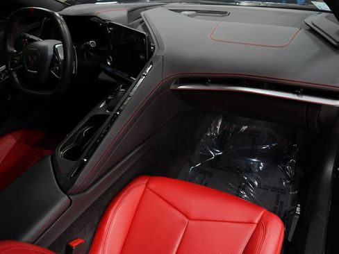 Used 2022 Chevrolet Corvette Stingray Convertible w/ Z51 Performance Package RWD image 23