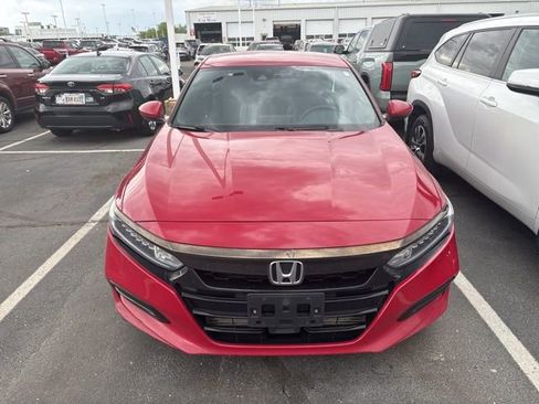 Used 2018 Honda Accord Sport image 2