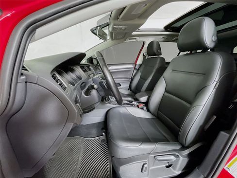 Used 2016 Volkswagen Golf Limited Edition image 23