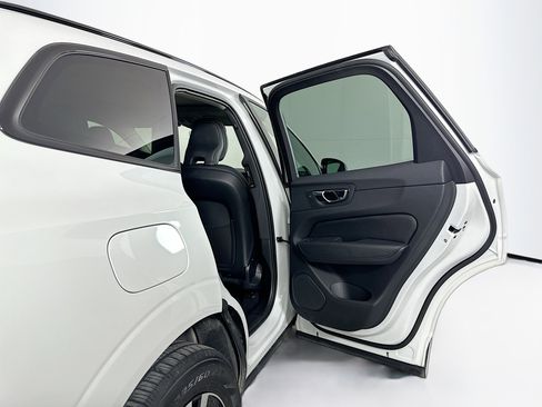 Used 2025 Volvo XC60 B5 Core image 31