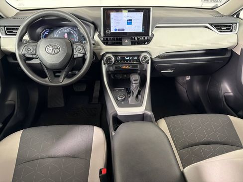 Used 2024 Toyota RAV4 XLE AWD/4WD image 22