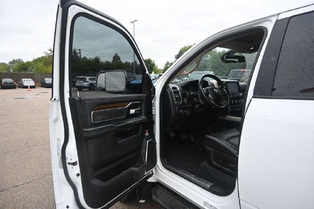 Used 2022 RAM 4500 Laramie AWD/4WD image 38