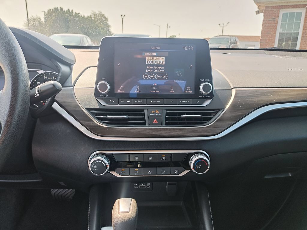 Used 2023 Nissan Altima 2.5 SV FWD image 21