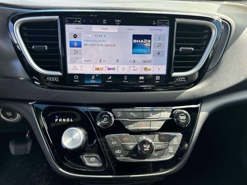 New 2026 Chrysler Voyager LX image 11