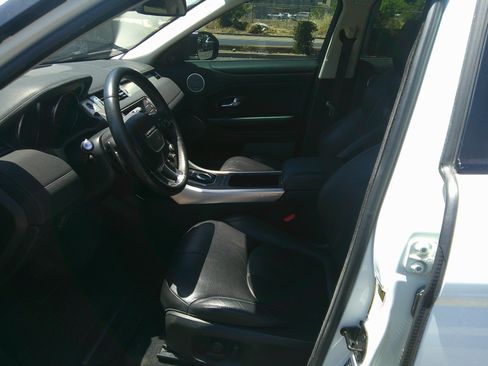 Used 2016 Land Rover Range Rover Evoque SE AWD/4WD image 7