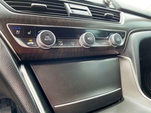 Used 2021 Honda Accord Touring image 16