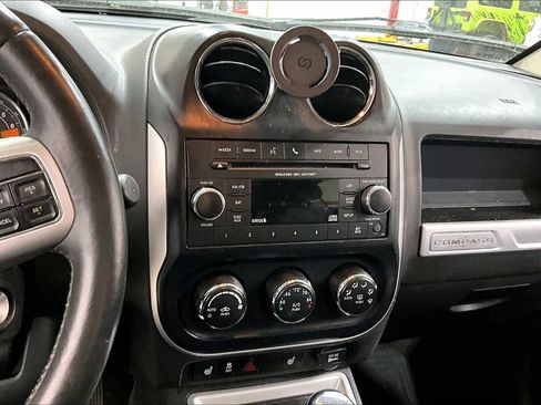 Used 2016 Jeep Compass High Altitude FWD image 30