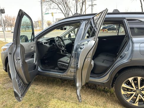 Used 2025 Toyota Corolla Cross XLE w/ Convenience Package image 18