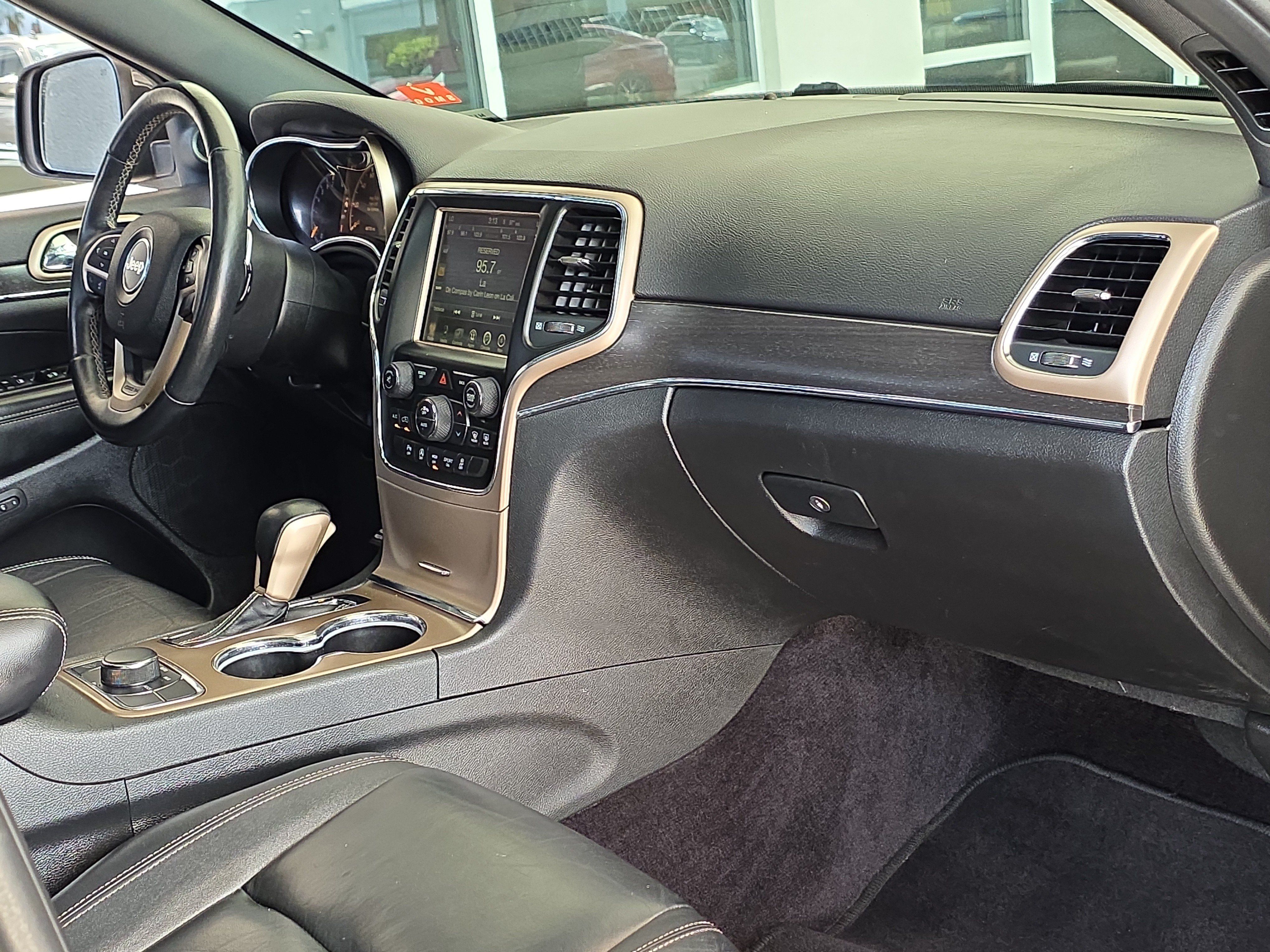 Used 2017 Jeep Grand Cherokee Limited AWD/4WD image 30