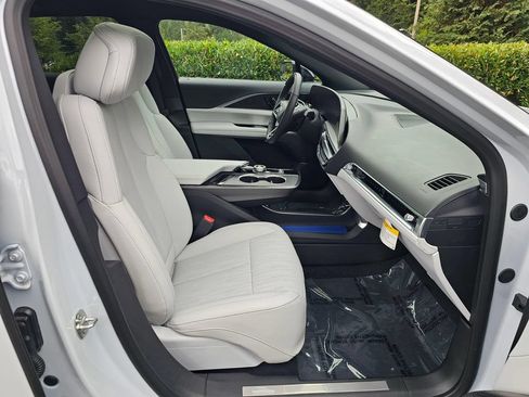 New 2026 Cadillac Lyriq Sport w/ LPO, Floor Liner Package AWD/4WD image 11