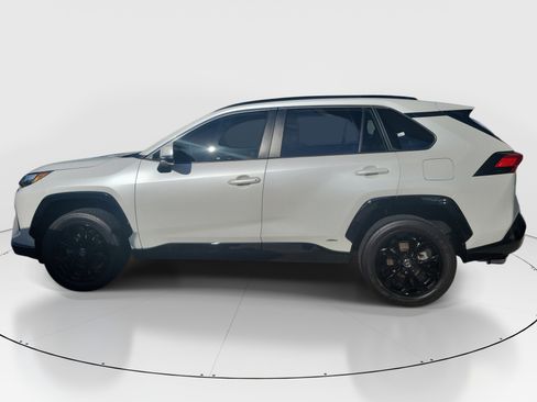 Certified 2024 Toyota RAV4 SE AWD/4WD image 4