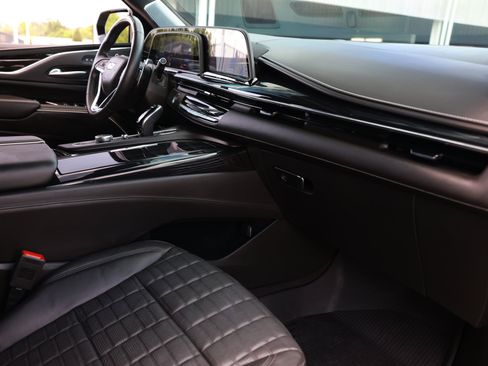 Used 2024 Cadillac Escalade V w/ LPO, Floor Liner Package AWD/4WD image 41