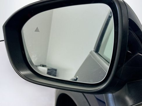 Used 2025 Nissan Rogue SV AWD/4WD image 16
