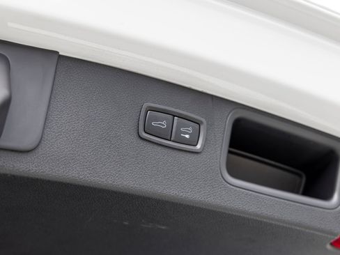 Certified 2026 Porsche Macan AWD/4WD image 56