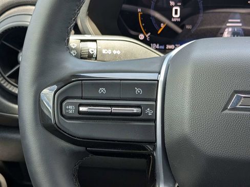 Used 2025 Chevrolet Colorado Trail Boss AWD/4WD image 19