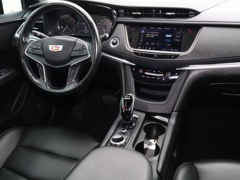 Used 2021 Cadillac XT5 Luxury w/ LPO, Floor Liner Package FWD image 9