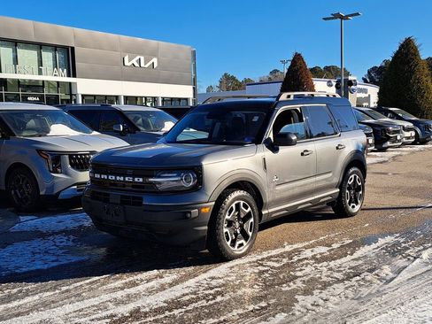 Used 2022 Ford Bronco Sport Outer Banks image 2