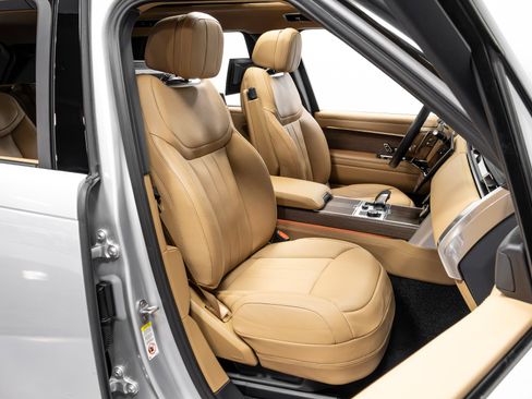 Used 2023 Land Rover Range Rover Autobiography image 19