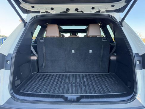 Used 2024 Toyota Grand Highlander AWD Hybrid image 12