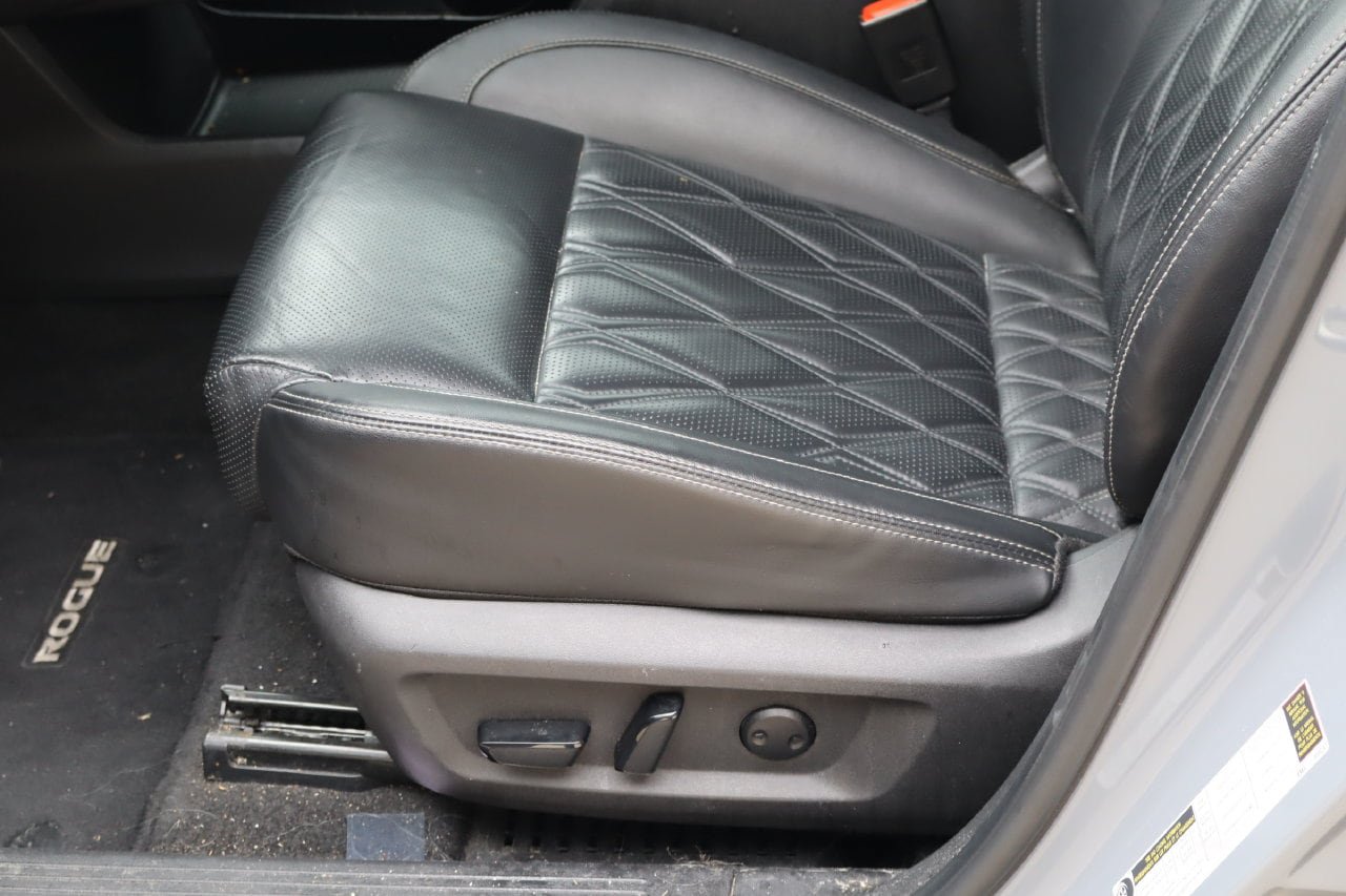 Used 2021 Nissan Rogue Platinum FWD image 15