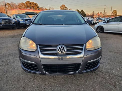 Used 2009 Volkswagen Jetta SE image 2