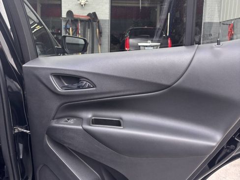 Used 2020 Chevrolet Equinox LT image 17