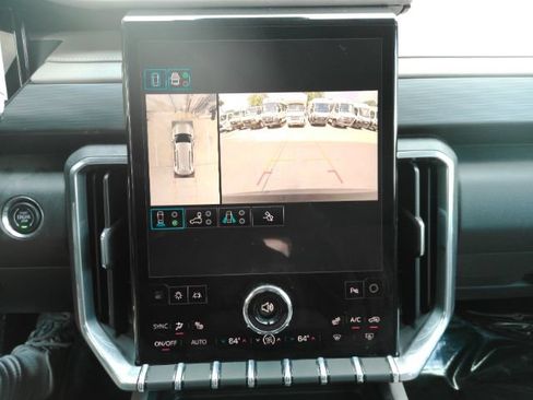 Used 2026 GMC Acadia Elevation w/ Elevation Premium Package FWD image 8