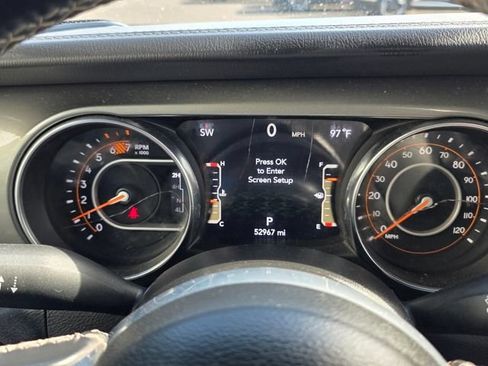 Used 2022 Jeep Wrangler Unlimited Sahara AWD/4WD image 13