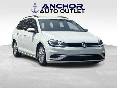 Used 2019 Volkswagen Golf S image 1