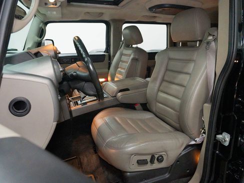 Used 2003 HUMMER H2 w/ Preferred Equipment Group image 24