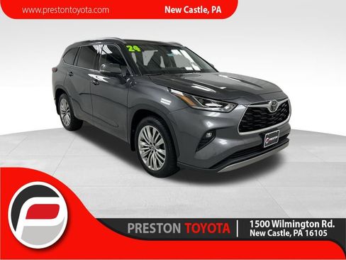 Used 2024 Toyota Highlander Platinum image 1